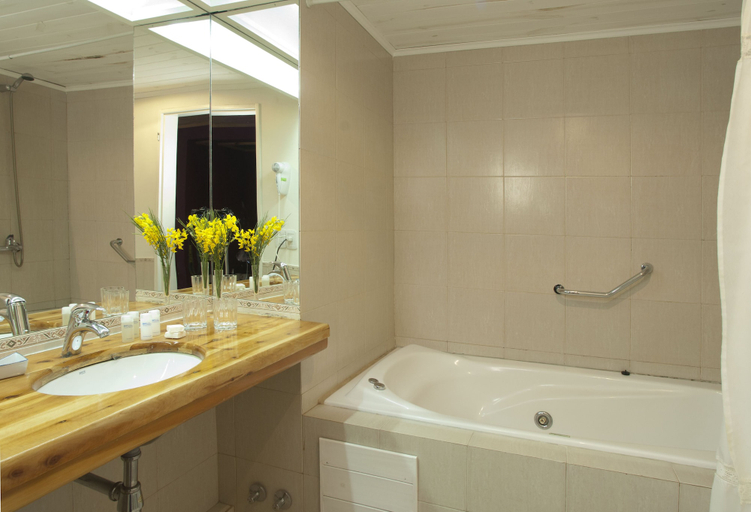 Bathroom 3, Blanca Patagonia Boutique Inn and Cabins, Lago Argentino