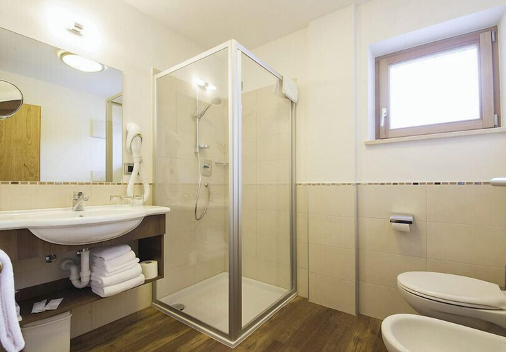 Bathroom 4, Hotel Garni Lastei, Trento