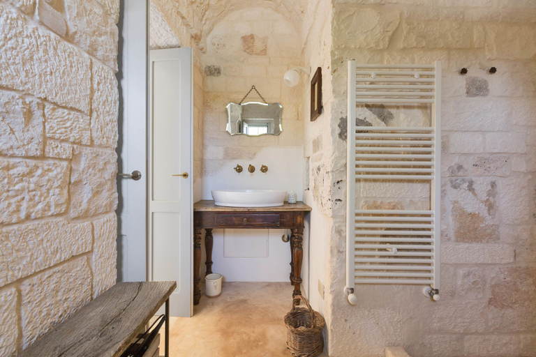 Bathroom 4, La Dialma, Brindisi