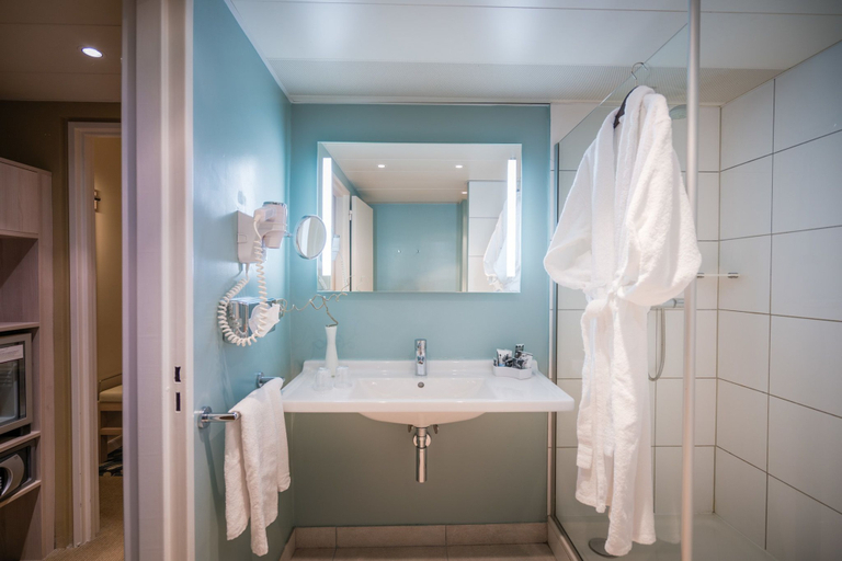 Bathroom 4, Mercure Mulhouse Centre Hotel, Haut-Rhin