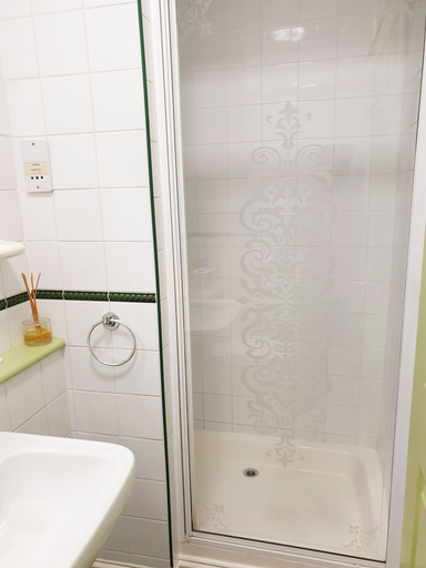 Bathroom 4, Ababeel Hotel, Birmingham