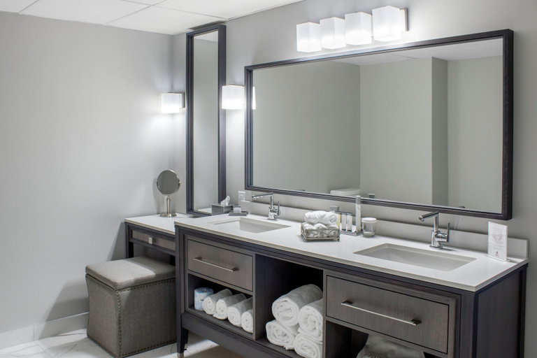 Bathroom 4, Chateau Moncton Trademark Collection by Wyndham, Westmorland