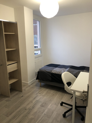 Bedroom 5, Evry Time, Essonne