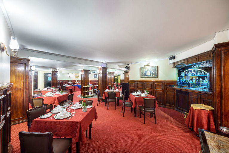 Food & Drinks 5, Ritz Apart Hotel, Pedro Domingo Murillo