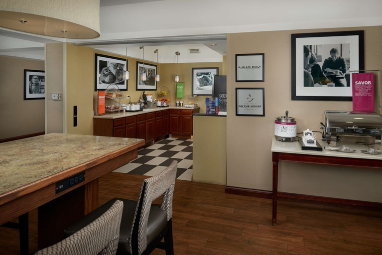 Food & Drinks 5, Hampton Inn Shelbyville, Shelby