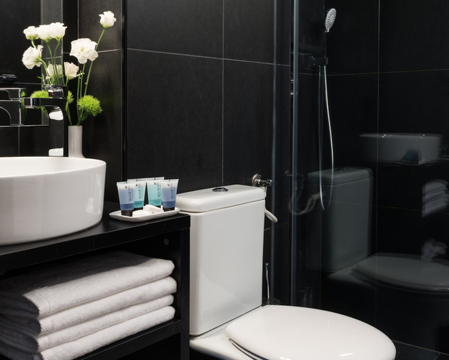 Bathroom 5, Seaside Hotel by Zvieli Hotels