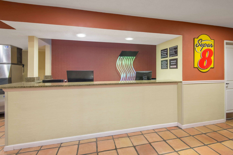 Others 5, Super 8 by Wyndham Portales, Roosevelt