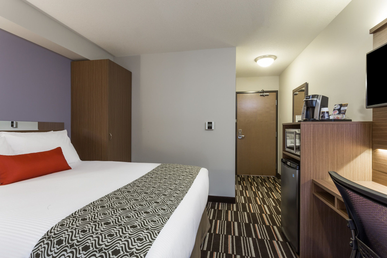 Bedroom 3, Microtel Inn & Suites By Wyndham Fort Mcmurray, Division No. 16