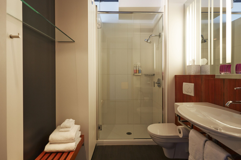 Bathroom, Hôtel Alt Montréal, Montréal