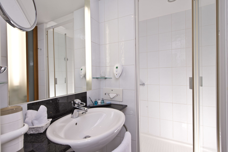 Bathroom 3, Radisson Hotel Fürst Leopold Dessau, Dessau-Roßlau