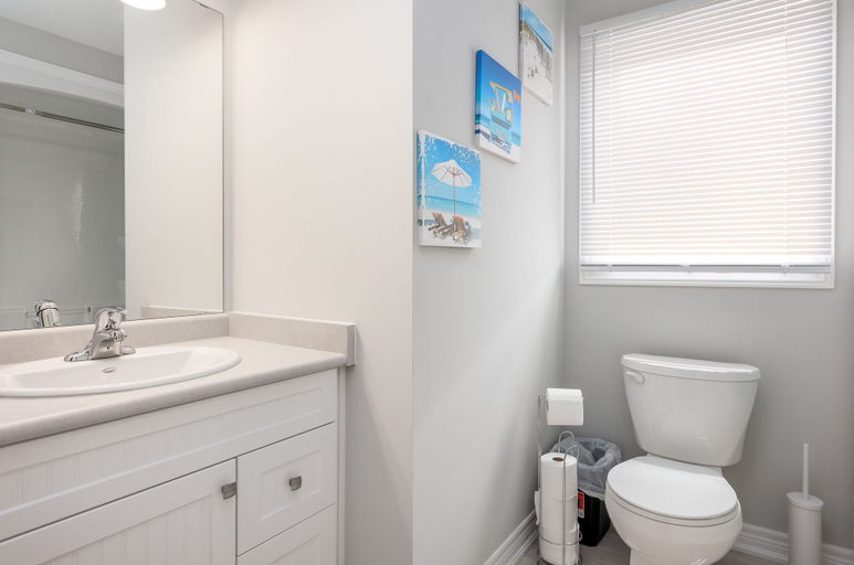 Bathroom 3, Luxury Entire house mins Niagara falls & Brock uni, Niagara