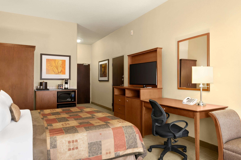 Bedroom 3, Ramada by Wyndham Drayton Valley, Division No. 11