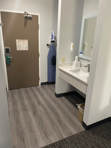 Bathroom 4, Quality Suites Abilene Mall Area, Taylor