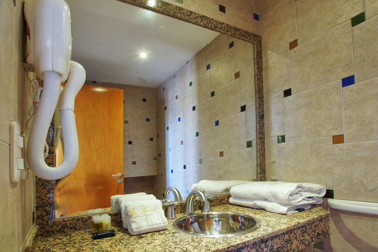 Bathroom 4, La Fresque Hotel, Distrito Federal