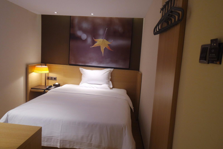 Bedroom 3, IU Hotels Guangzhou Panyu Dashi Chimelong Safari Park, Guangzhou