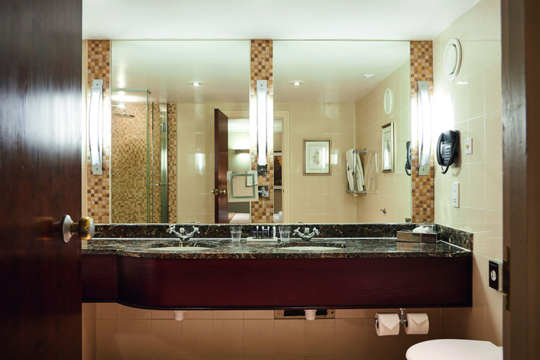 Bathroom 5, Aztec Hotel & Spa, South Gloucestershire