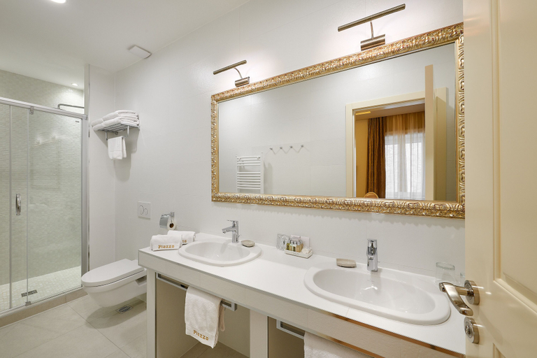 Bathroom 4, Piazza Heritage Hotel, Split