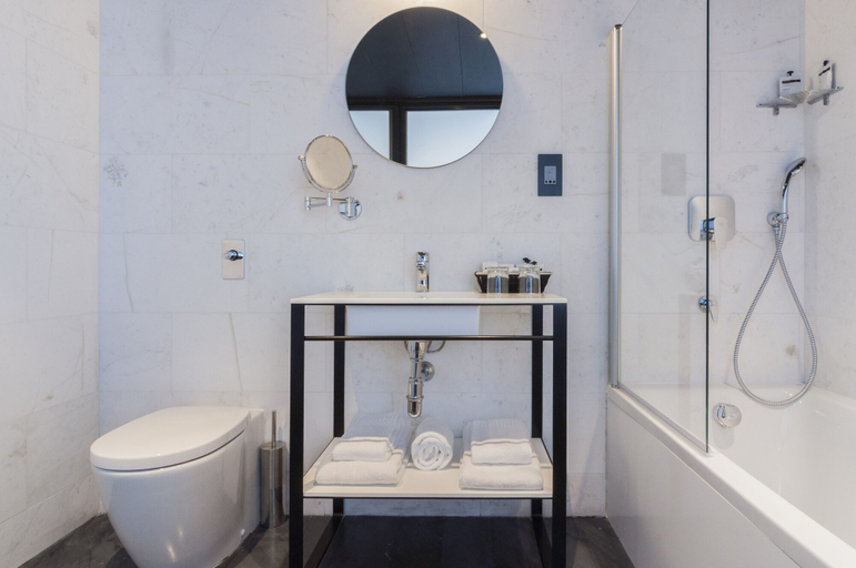 Bathroom 4, La Falconeria Hotel