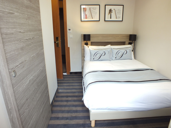 Bedroom 2, Hotel Paganini, Alpes-Maritimes