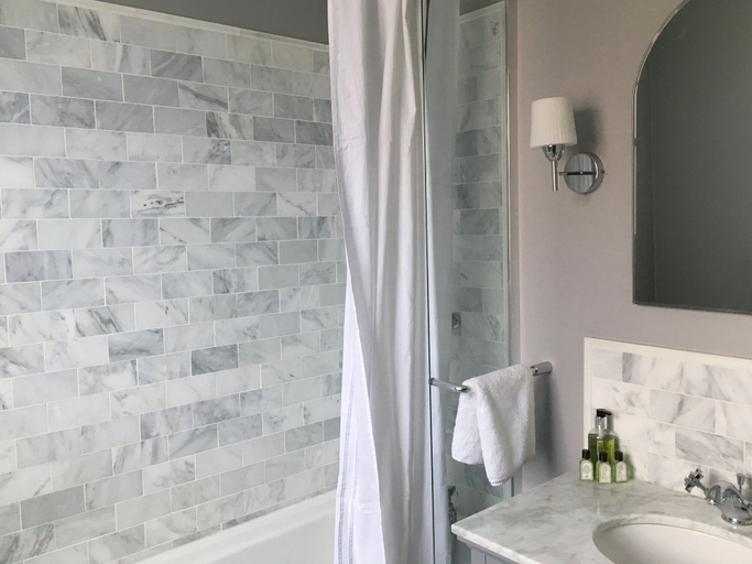 Bathroom 3, Balham Lodge, London