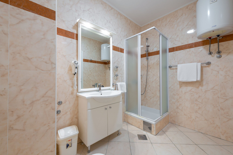 Bathroom 4, Villa Lanterna, Pojezerje