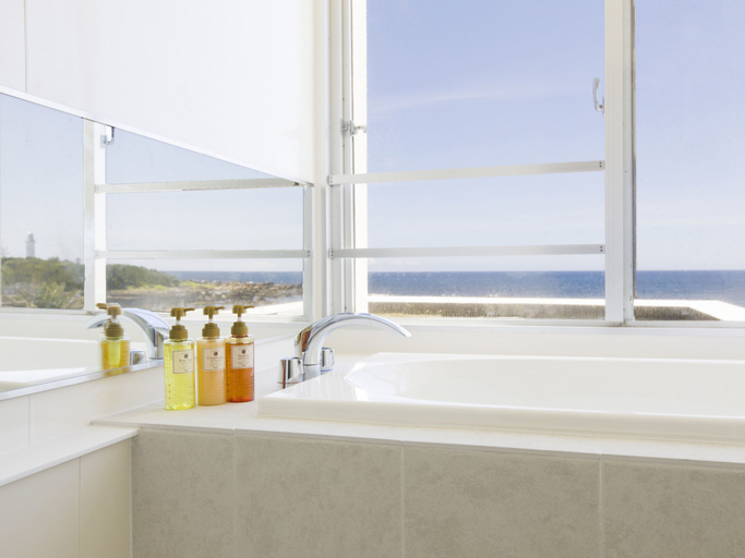 Bathroom 5, Shirahama Ocean Resort, Minamibōsō