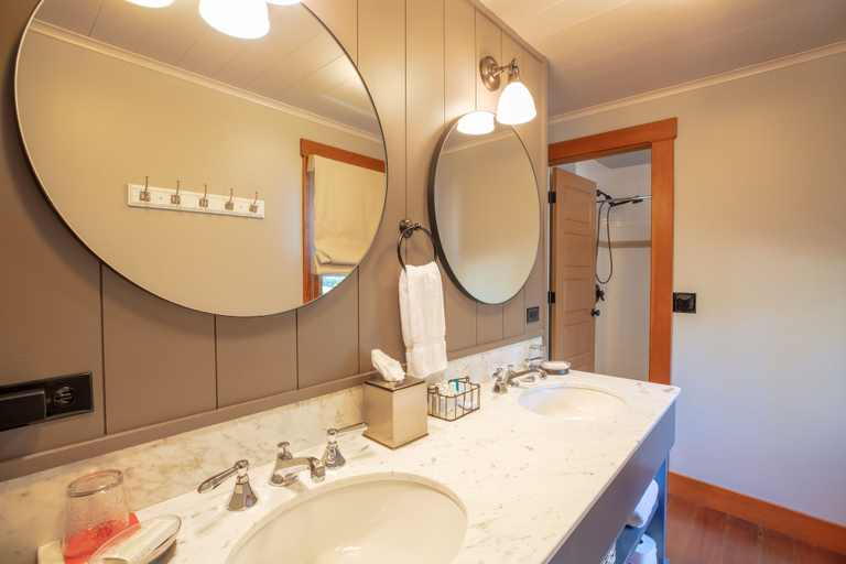 Bathroom 4, The Outlook Lodge, El Paso