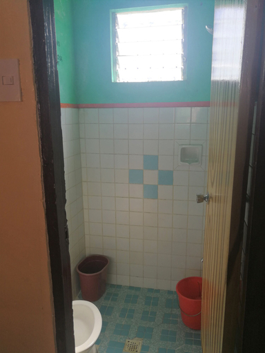 Bathroom, Buena Lynne's Resort Annex, Puerto Galera