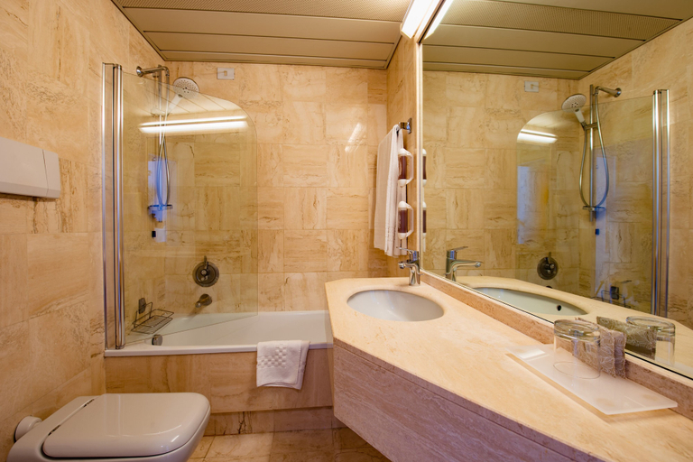 Bathroom 5, Etrusco Arezzo Hotel, Sure Hotel Collection by Best Western, Arezzo
