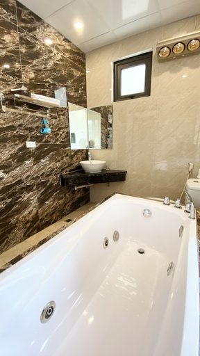 Bathroom 5, O Zoli Home, Ninh Bình