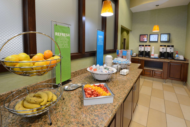 Food & Drinks 5, Hampton Inn High Point, Randolph