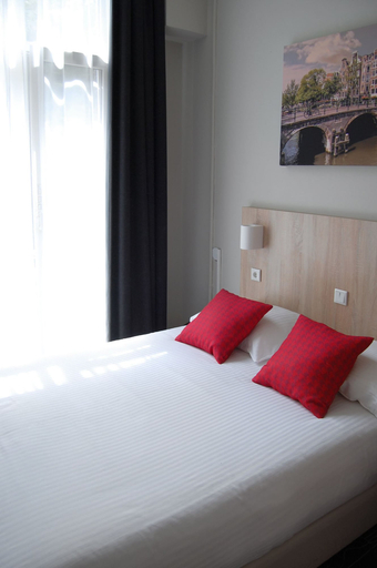 Bedroom 3, Huxley House Hotel, Amsterdam