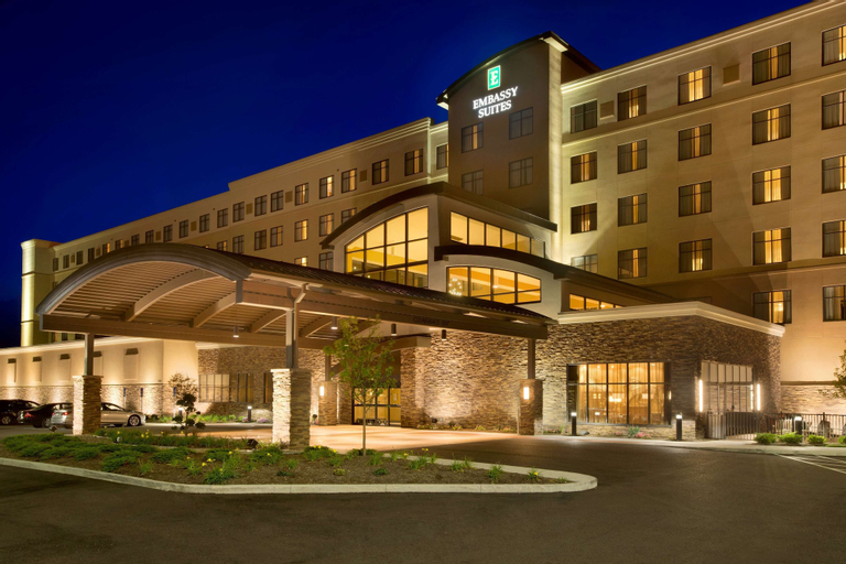 Embassy Suites by Hilton Akron Canton Airport, Stark