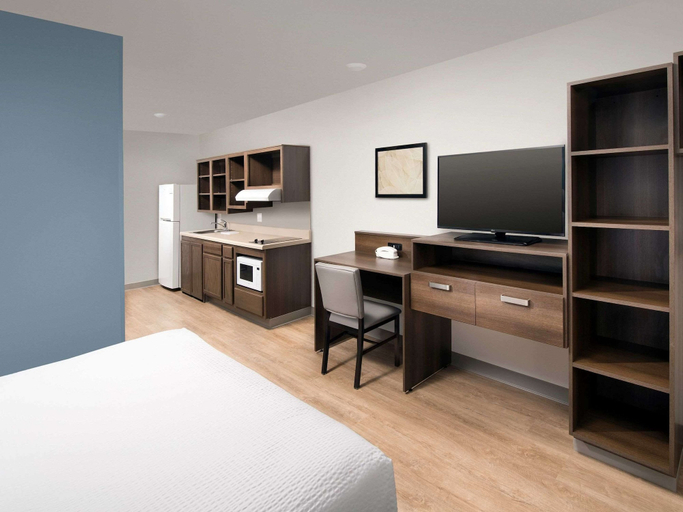 Bedroom 2, WoodSpring Suites Williston, Williams