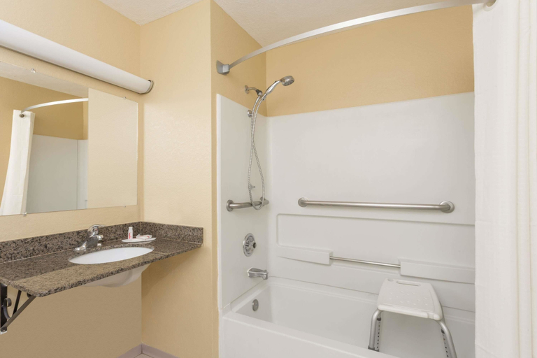 Bathroom 4, Super 8 by Wyndham Nephi, Juab
