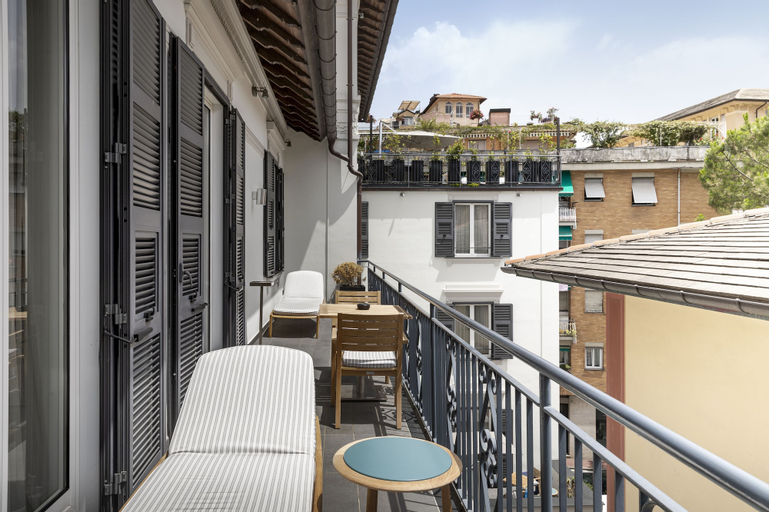 Exterior & Views 26