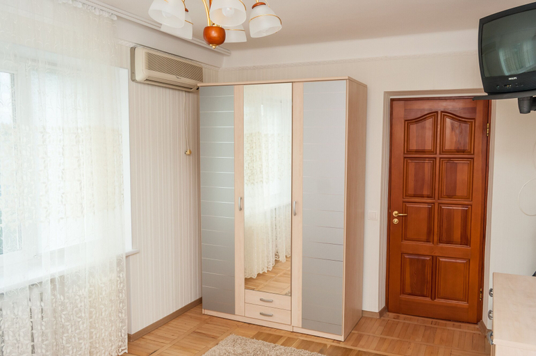 Others 4, Apartment on Lesi Ukrainky Blvd, Pechers'kyi