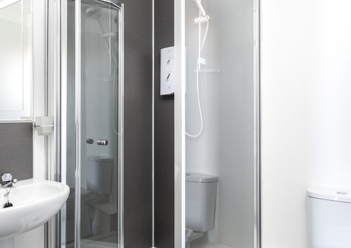 Bathroom 4, Kelpies Serviced Apartments, Falkirk
