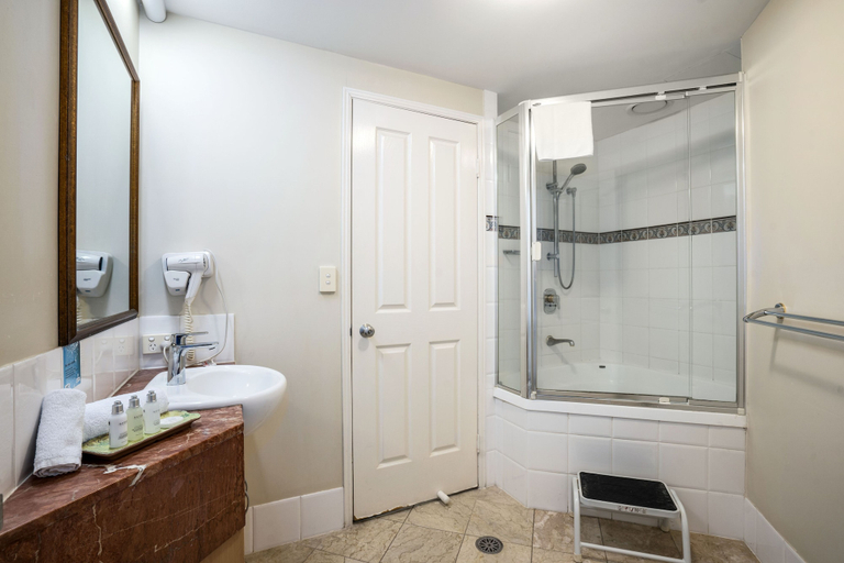 Bathroom 5, Landmark Resort, Maroochy - Mooloolaba