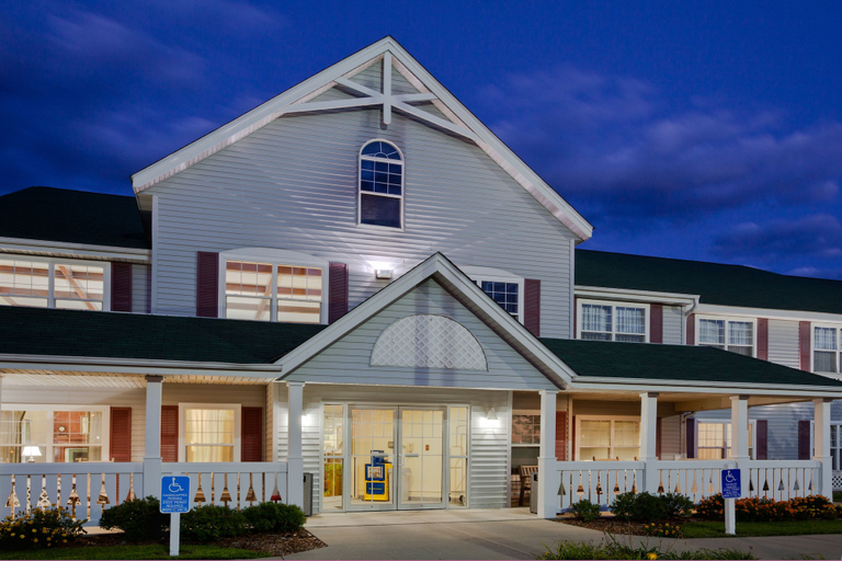 Exterior & Views 2, Country Inn & Suites by Radisson, Grinnell, IA, Poweshiek