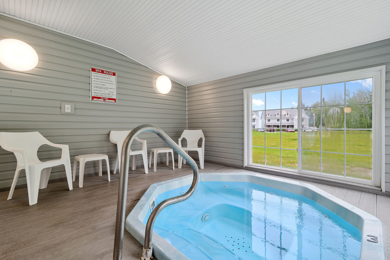Sport & Beauty 5, Clearwater Lakeshore Motel, Cheboygan