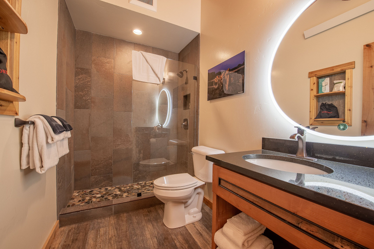 Bathroom 4, Cowboy Village Resort, Teton