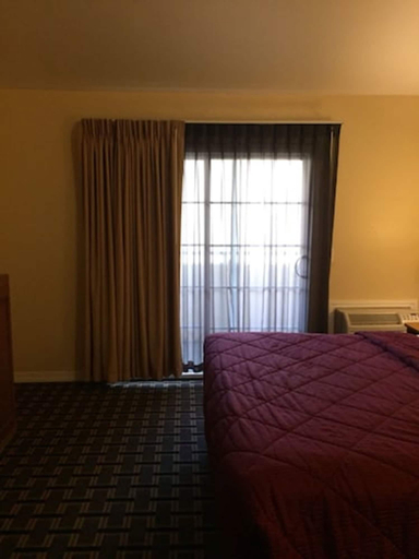 Bedroom 5, Pacific Best Inn, Monterey