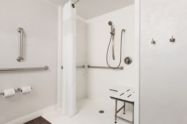 Bathroom 5, Hampton Inn Philadelphia Mt. Laurel, Burlington