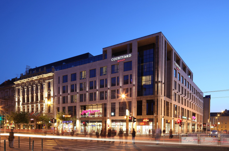 Exterior & Views 2, Courtyard by Marriott Budapest City Center, Budapesti