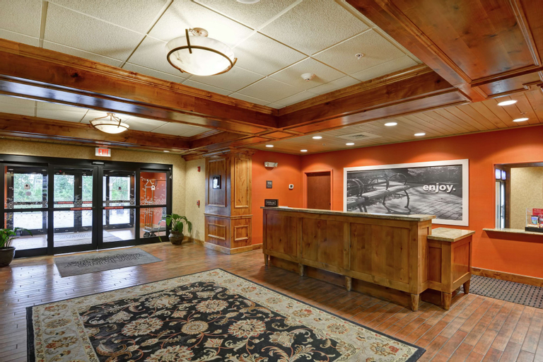 Public Area 2, Hampton Inn and Suites New Hartford/Utica, Oneida