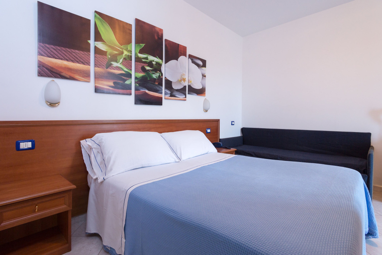 Bedroom 2, Hotel Mare Blu, Teramo