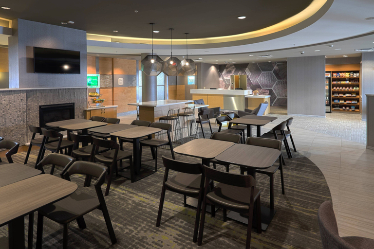 Food & Drinks 5, SpringHill Suites by Marriott Albany-Colonie, Albany