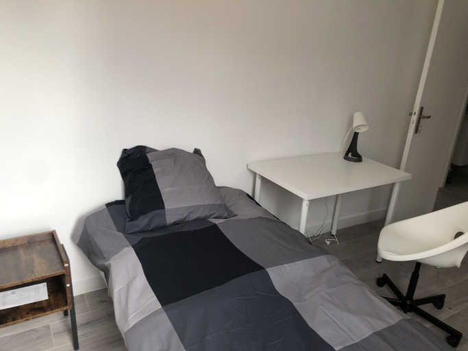 Bedroom 3, Evry Time, Essonne