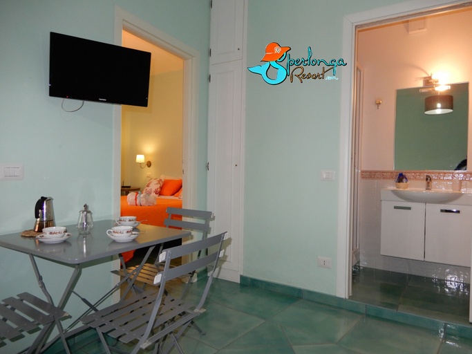 Others 3, Casa Ares Sperlongaresort, Latina
